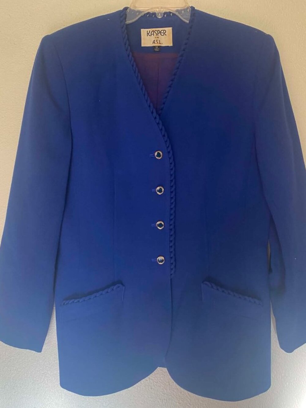 Kasper Wool Suit w/pockets